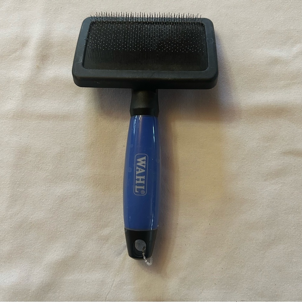 Wahl Blue Grooming Brush